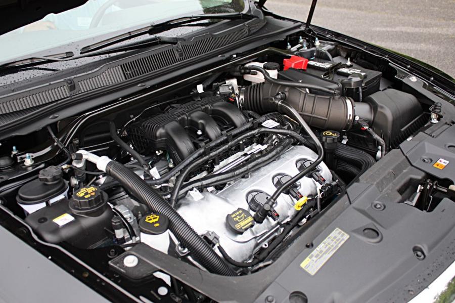  Ford Taurus 2010 года  (фото 8 из 161)